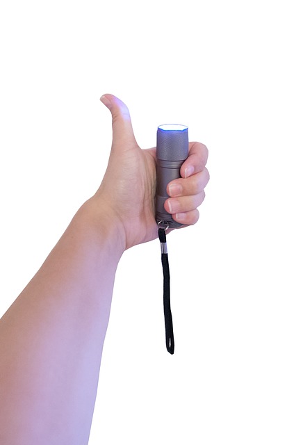 3 fingers and a thumb