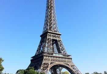 story image about Angelina Jolie and child